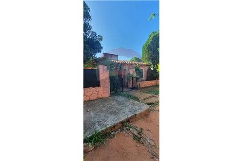 Vendo casa a cerca del club 12 de octubre itaugua