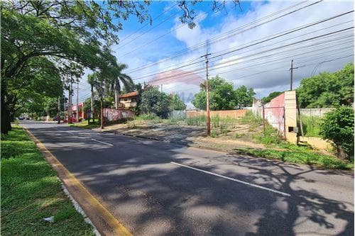 Vendo imponente terreno sobre avda. Mariscal lópez