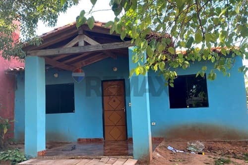 En venta casa en capiata a refaccionar