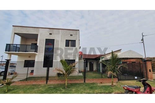 ¡Casa Moderna en Pilar con Jardín Encantador!