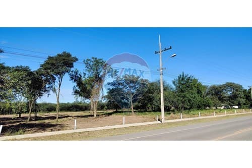 Terreno Comercial en Loma Plata en alquiler