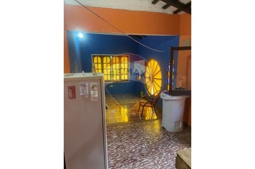 Vendo casa de varios ambientes en Santa Maria