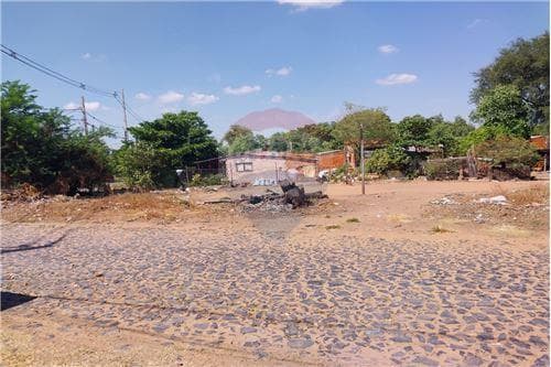 Vendo terreno zona yacht