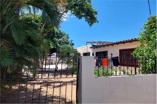 Casa-Venta-Fernando del Valle, Loma Pytá, Asunción