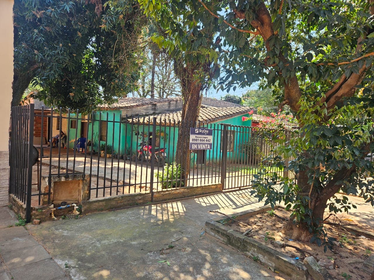 Vendo casa habitable o a demoler en Luque- 3er barrio