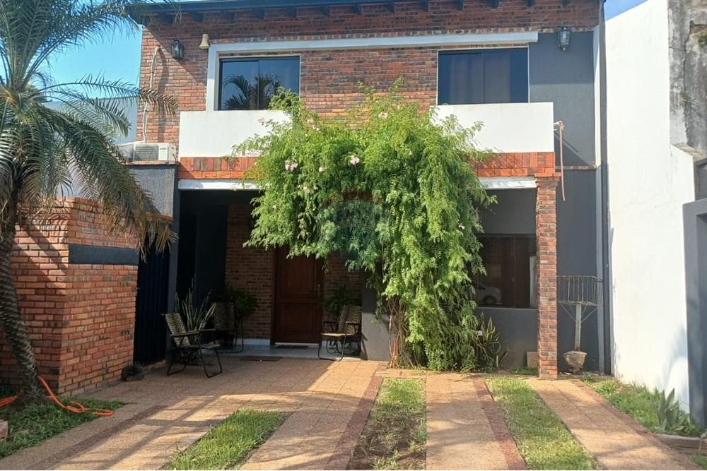 Casa en venta en Luque con solo 8 meses