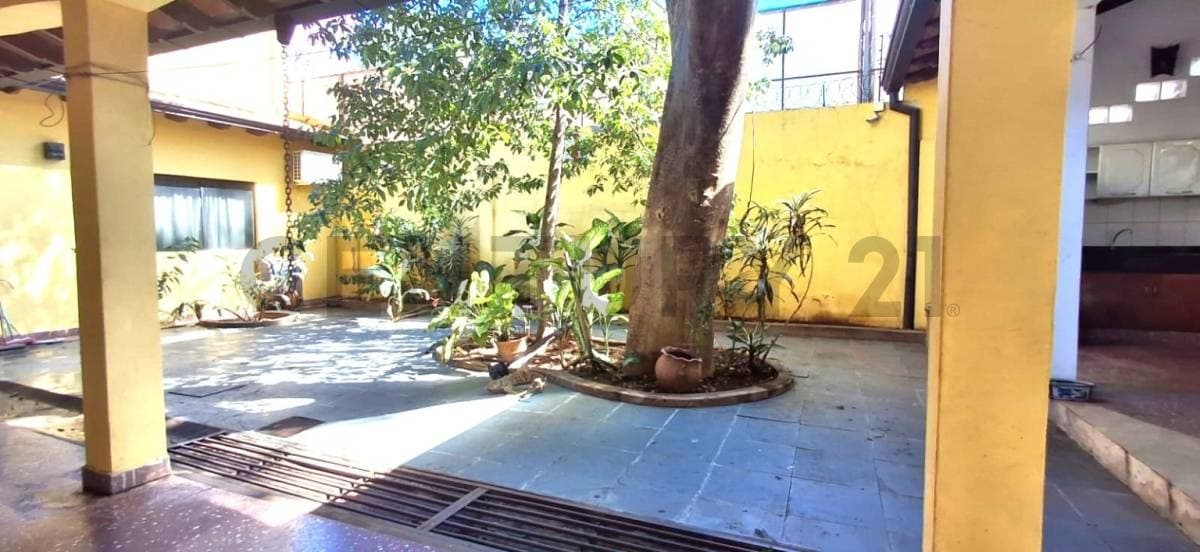 Alquilo amplia casa en Lambare - Zona canal 13