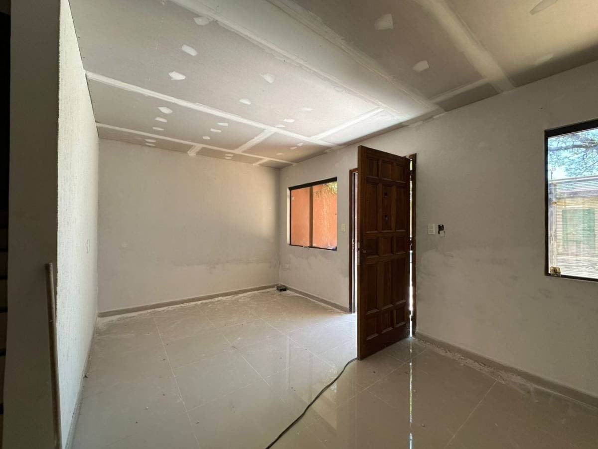 Alquilo Duplex Remodelado. Zona Canal 13