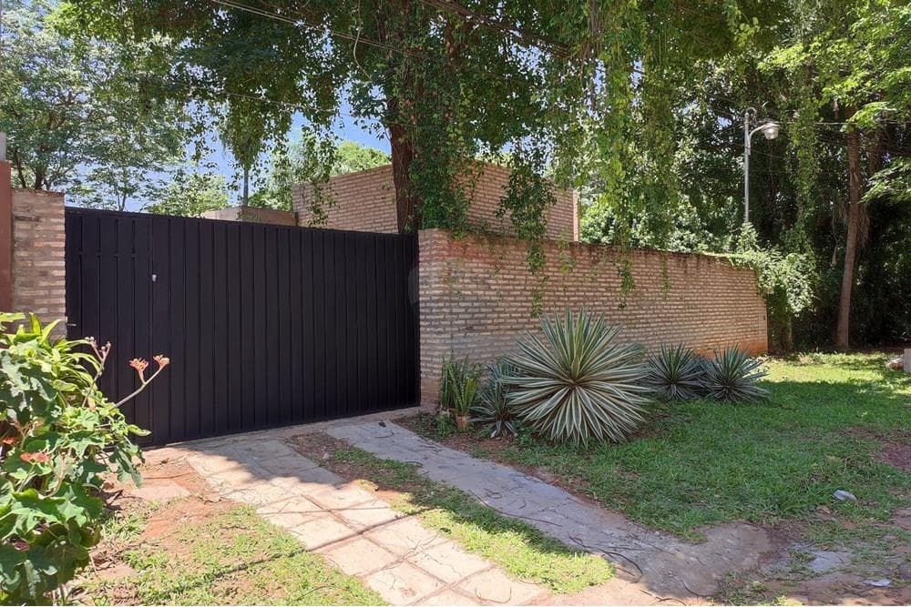Alquilo casa en Luque centro