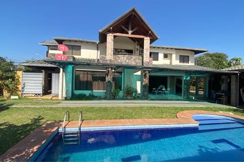 Venta Lujosa Residencia En Lambare, Barrio Kennedy. Inmejorable Ubicación!!