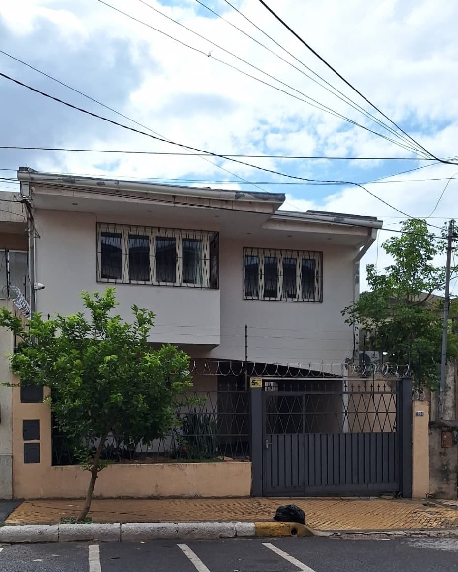 Casa en venta c/ cochera en San Roque