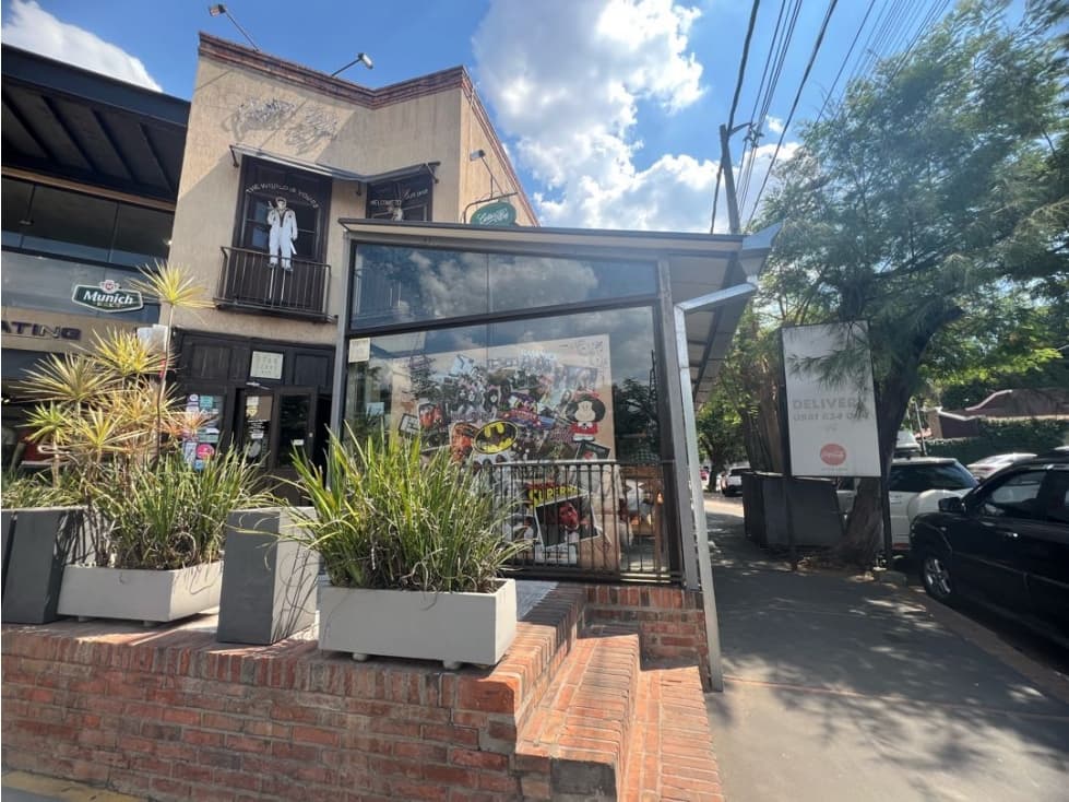 Local comercial gastronómico o para el rubro de belleza 297m2