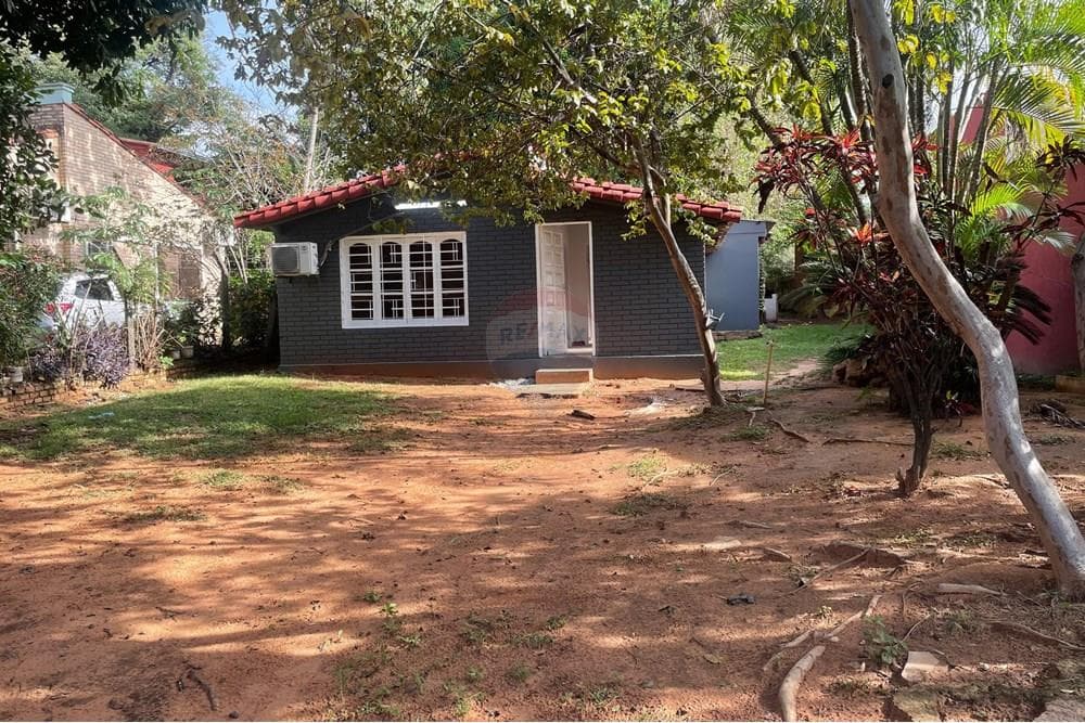 Vendo terreno en barrio mbocayaty
