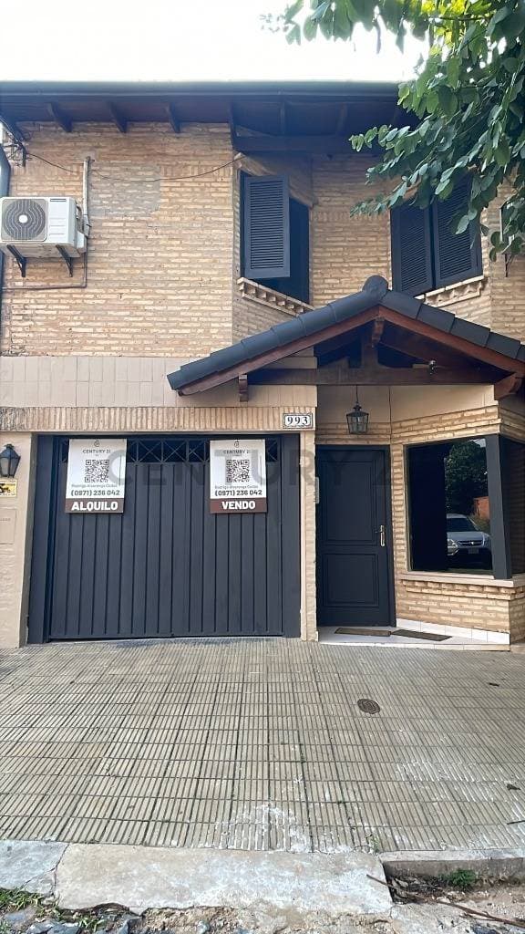 Venta De Casa Dúplex En Mburucuyá, Asunción