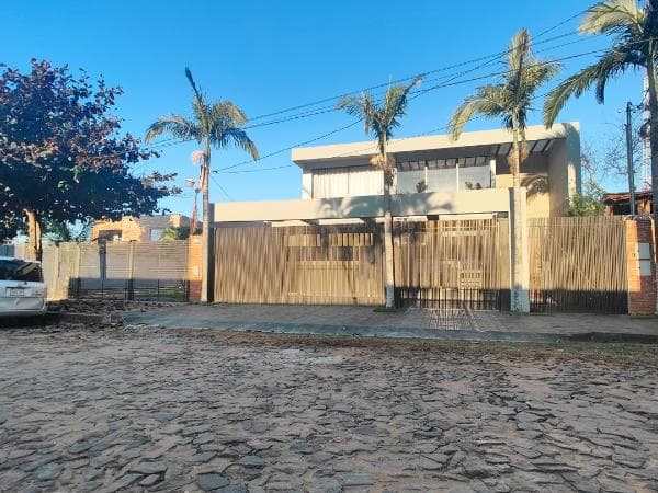 En alquiler ,casa 3 dormitorios en barrio santo rey