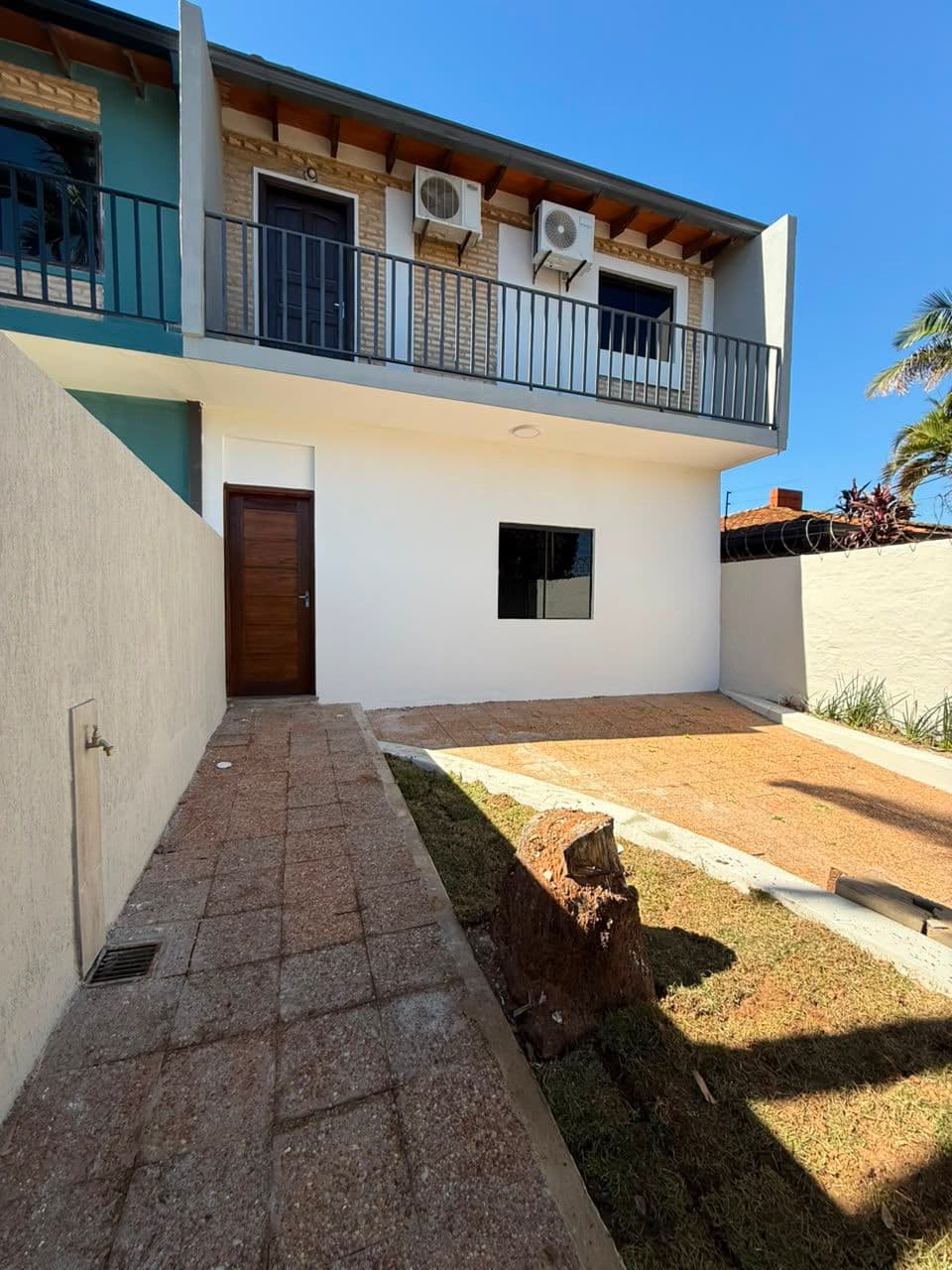 Alquilo duplex en Fernando de la Mora zona sur