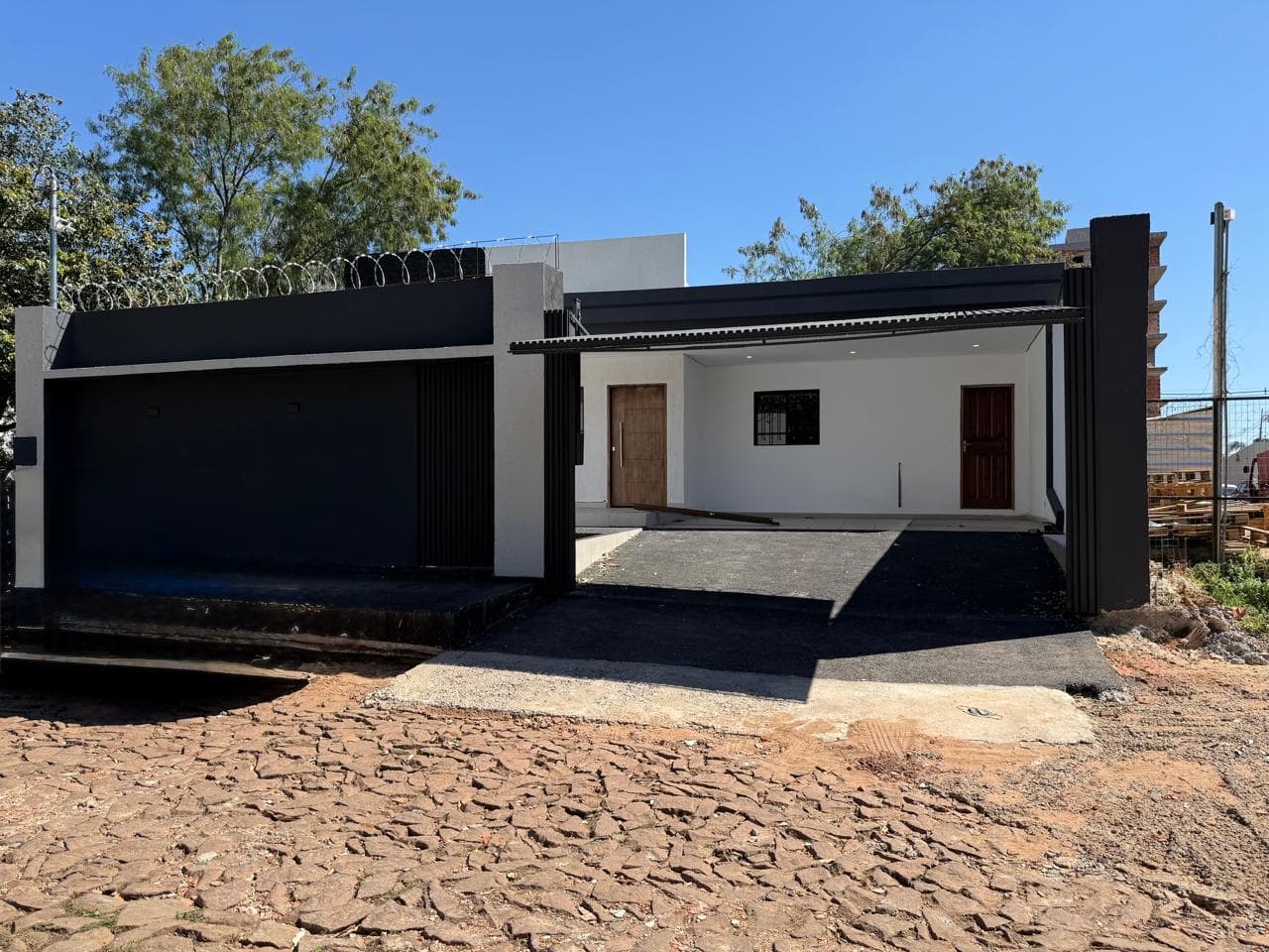 Alquilo Casa Amoblada En Fernando de la Mora Zona Norte