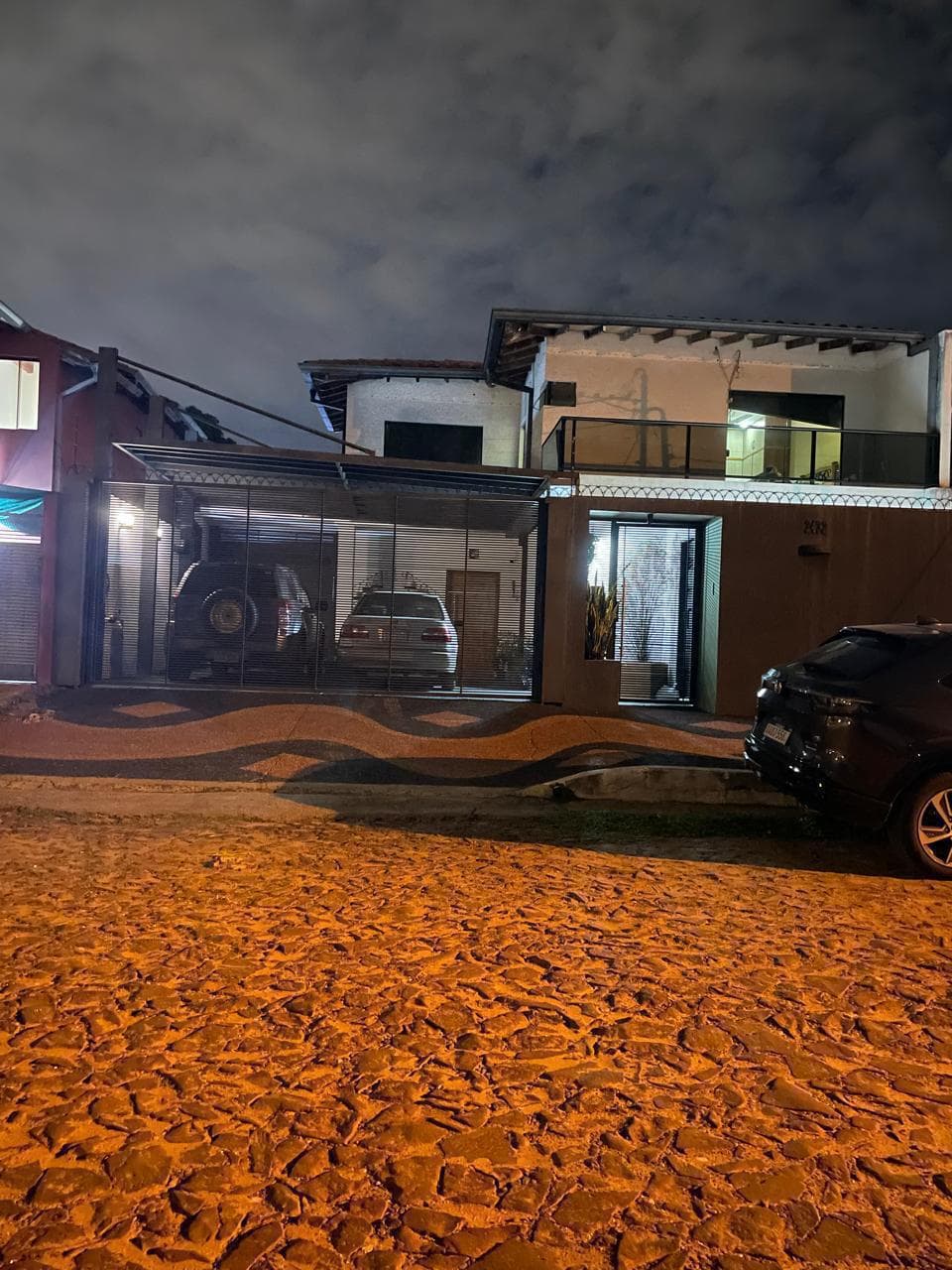 Alqulo casa en la mejor zona de lambare