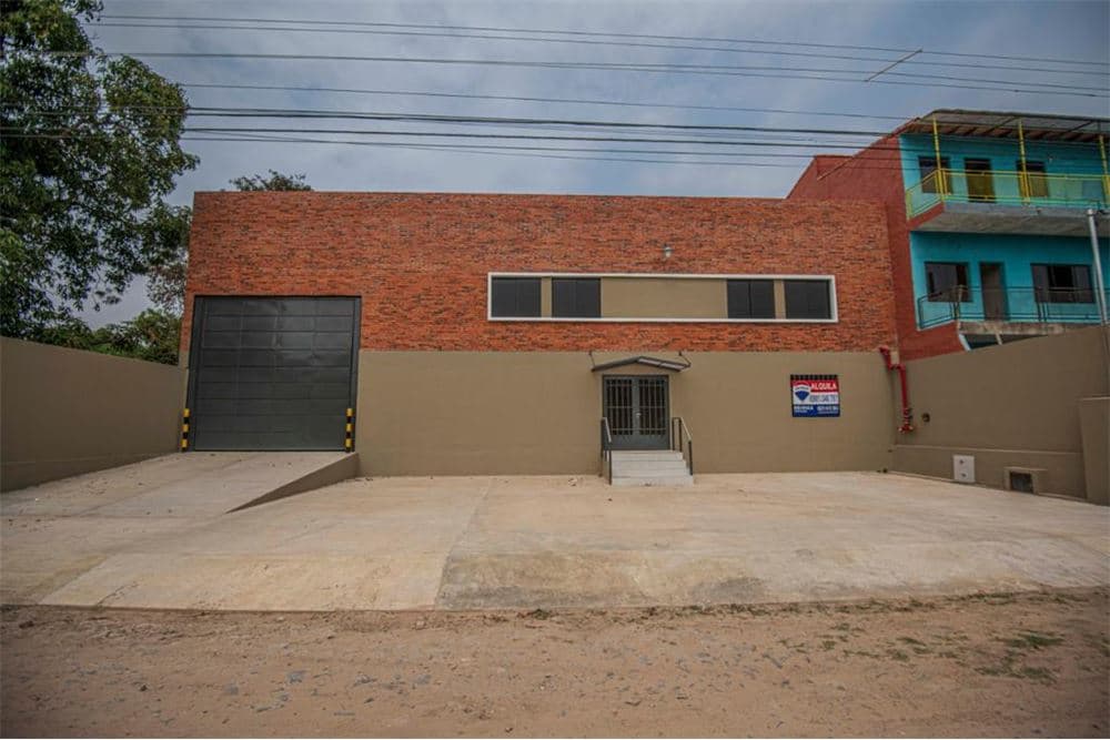 Tinglado de 650 m2 a media cuadra de Ruta Transchaco, zona Asunción Golf Club