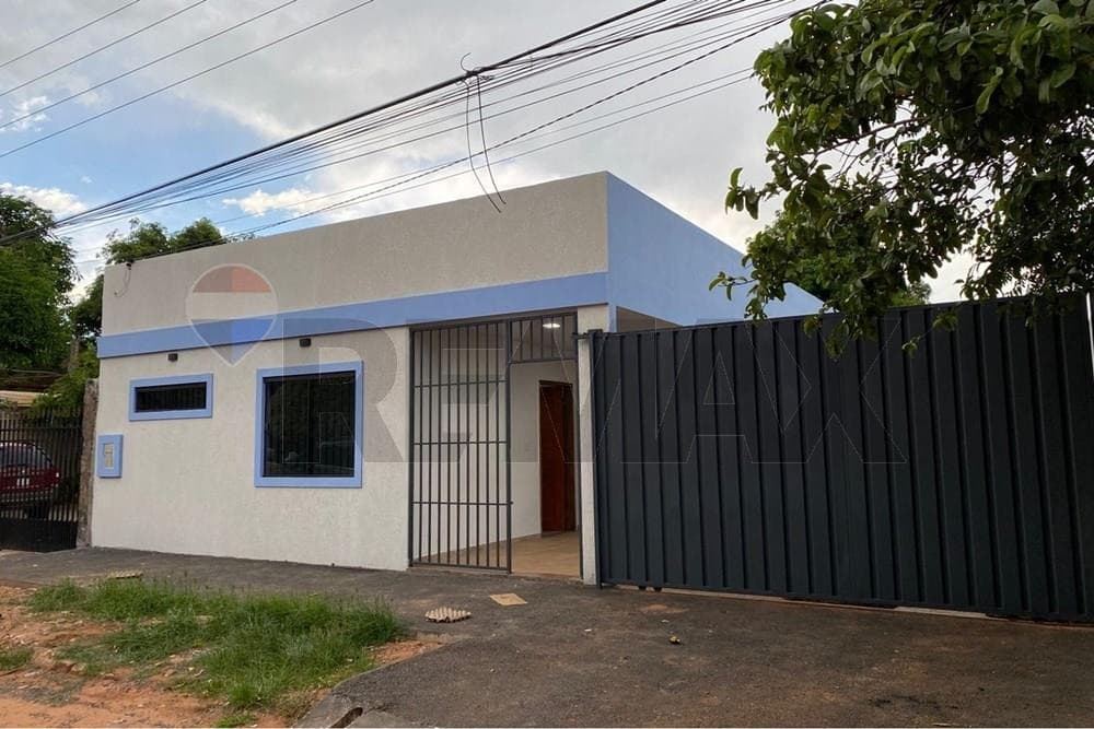 Casa en alquiler – Fernando de la Mora (zona sur)