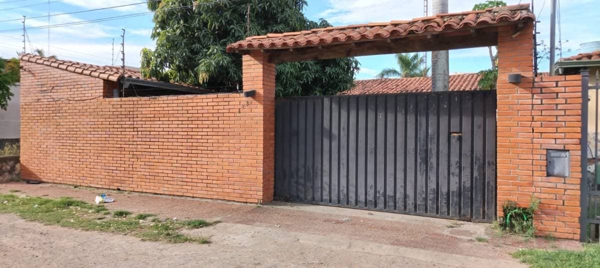 Alquilo amplia casa a solo 3 cuadras de la transchaco en mariano r. Alonso