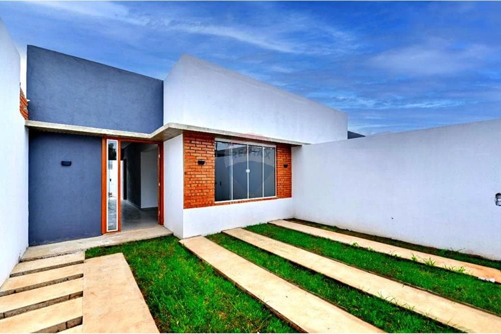 Venta duplex de 1 planta en Luque, zona maka'i