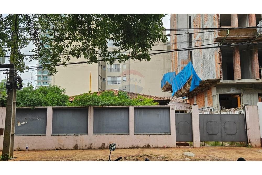 Terreno en Venta.Las Lomas. 600mts.A una cuadra del Shopping del Sol