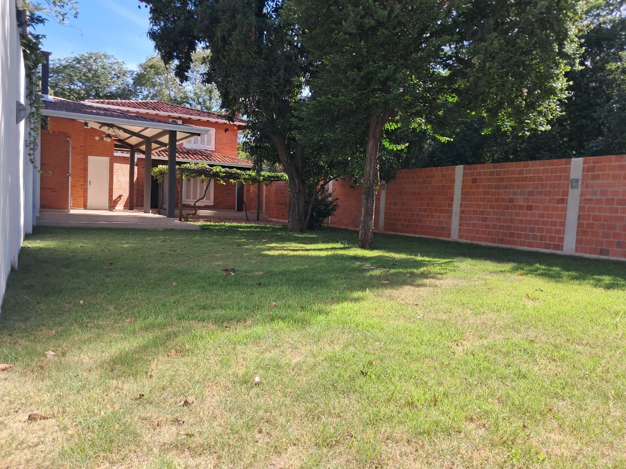 Alquilo Casa A Estrenar En Asuncion – Barrio Kennedy