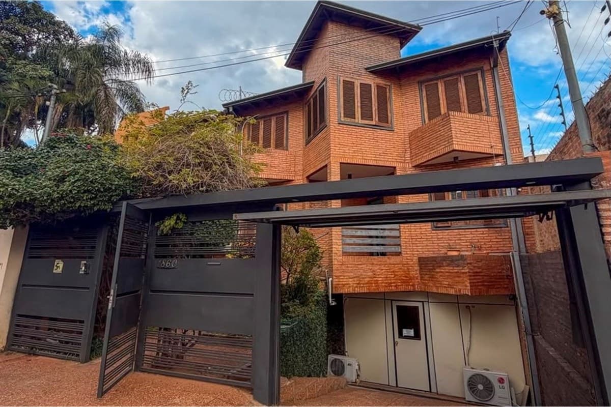 Casa en venta Ycua Satí Asunción
