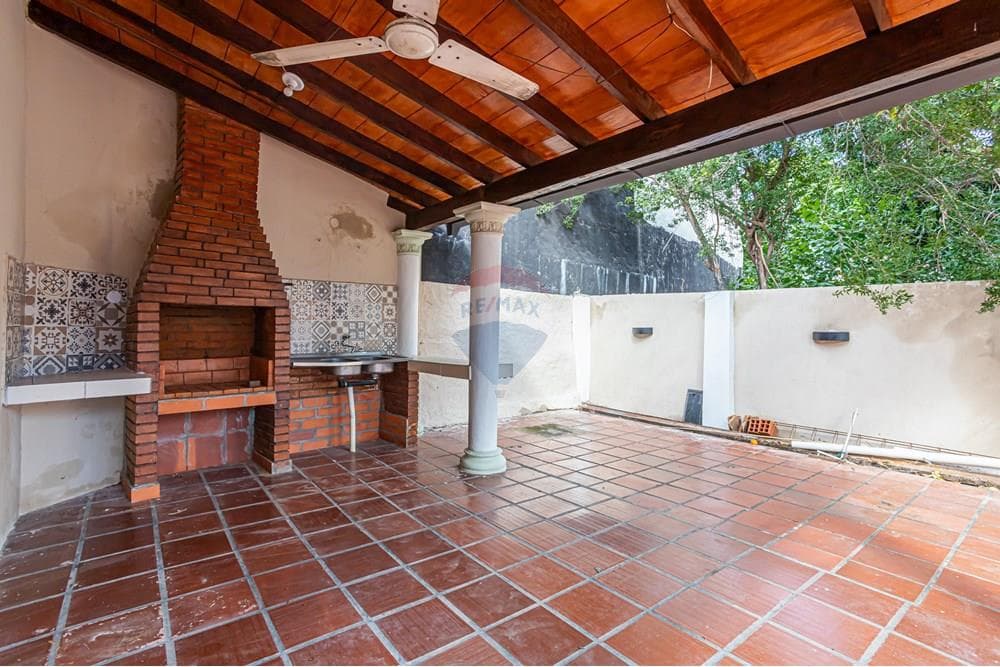 Vendo casa a refeccionar ASUNCION San Vicente