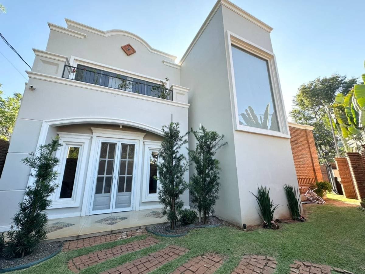 Alquilo casa full amoblada Luque Loma Merlo (Z/ Rakiura)