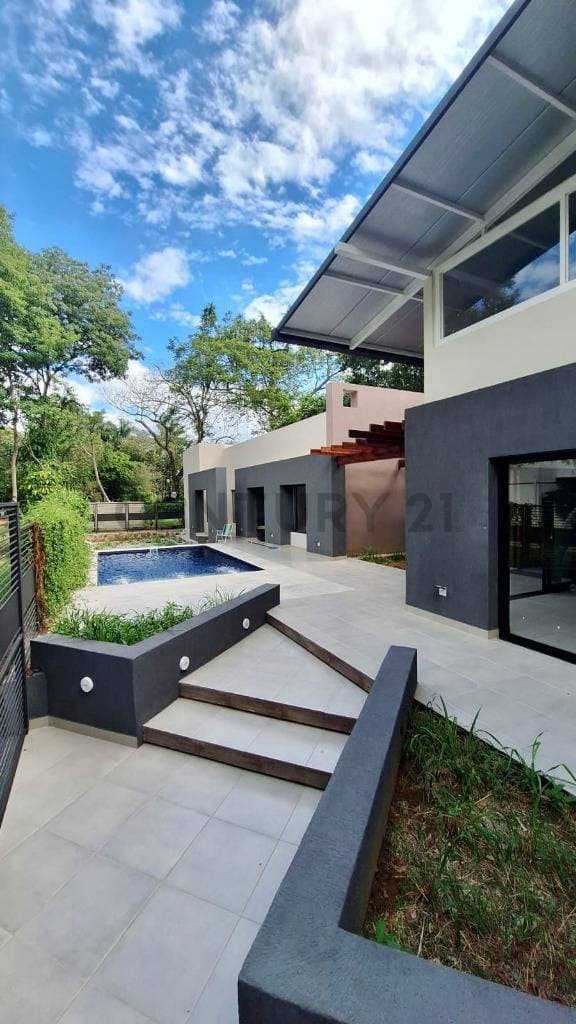 En venta exclusiva residencia en san bernadino