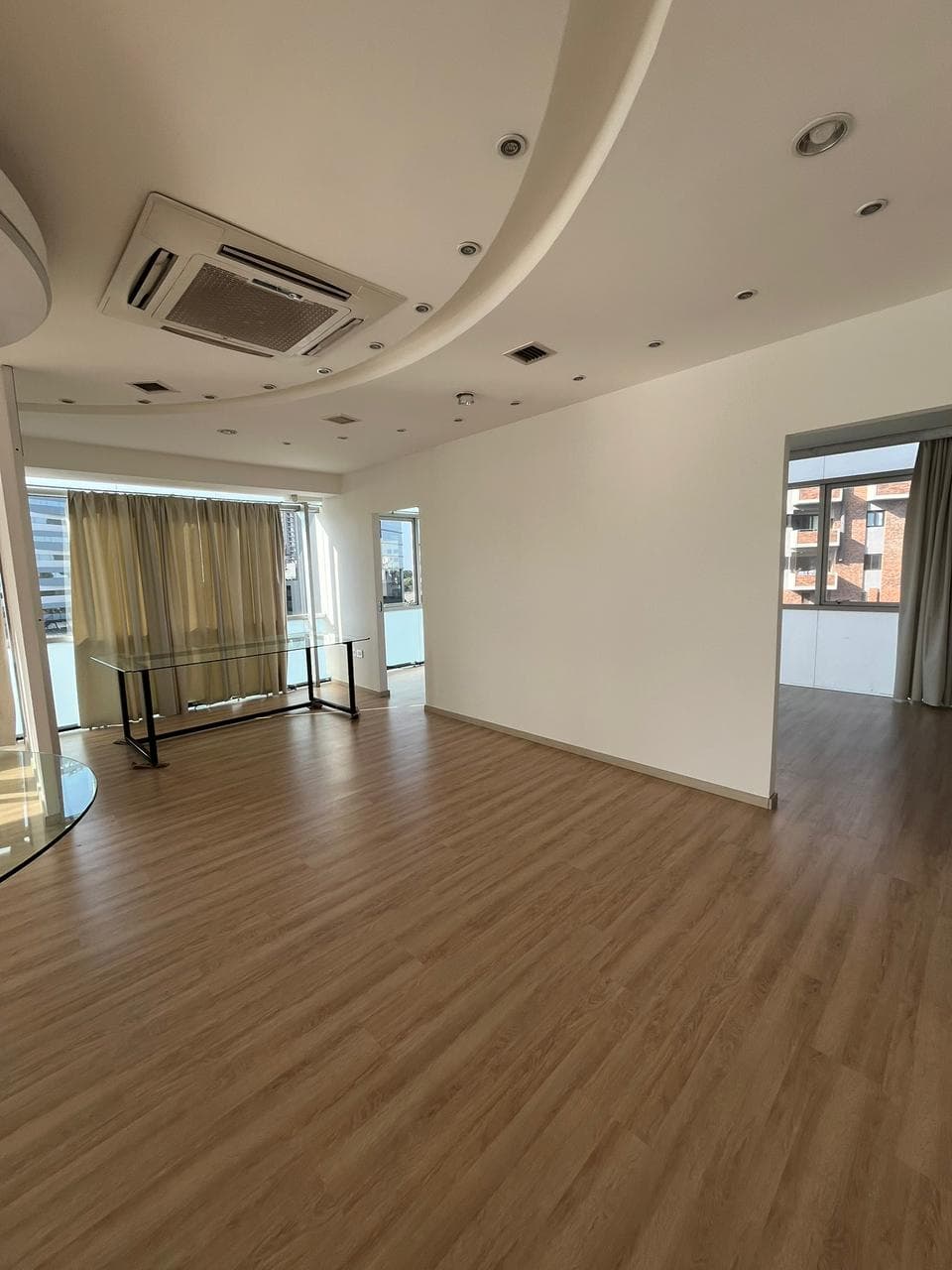 Zona shopping la galería en alquiler oficina de 330 m2 con 5 cocheras