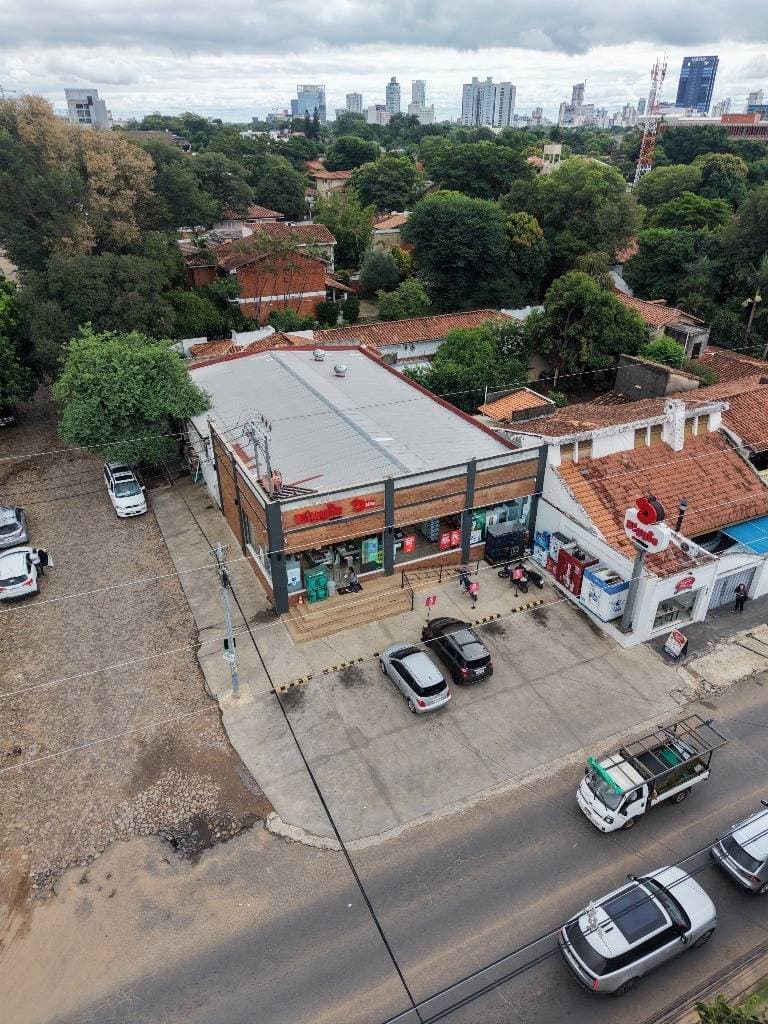 Venta local comercial sobre denis roa
