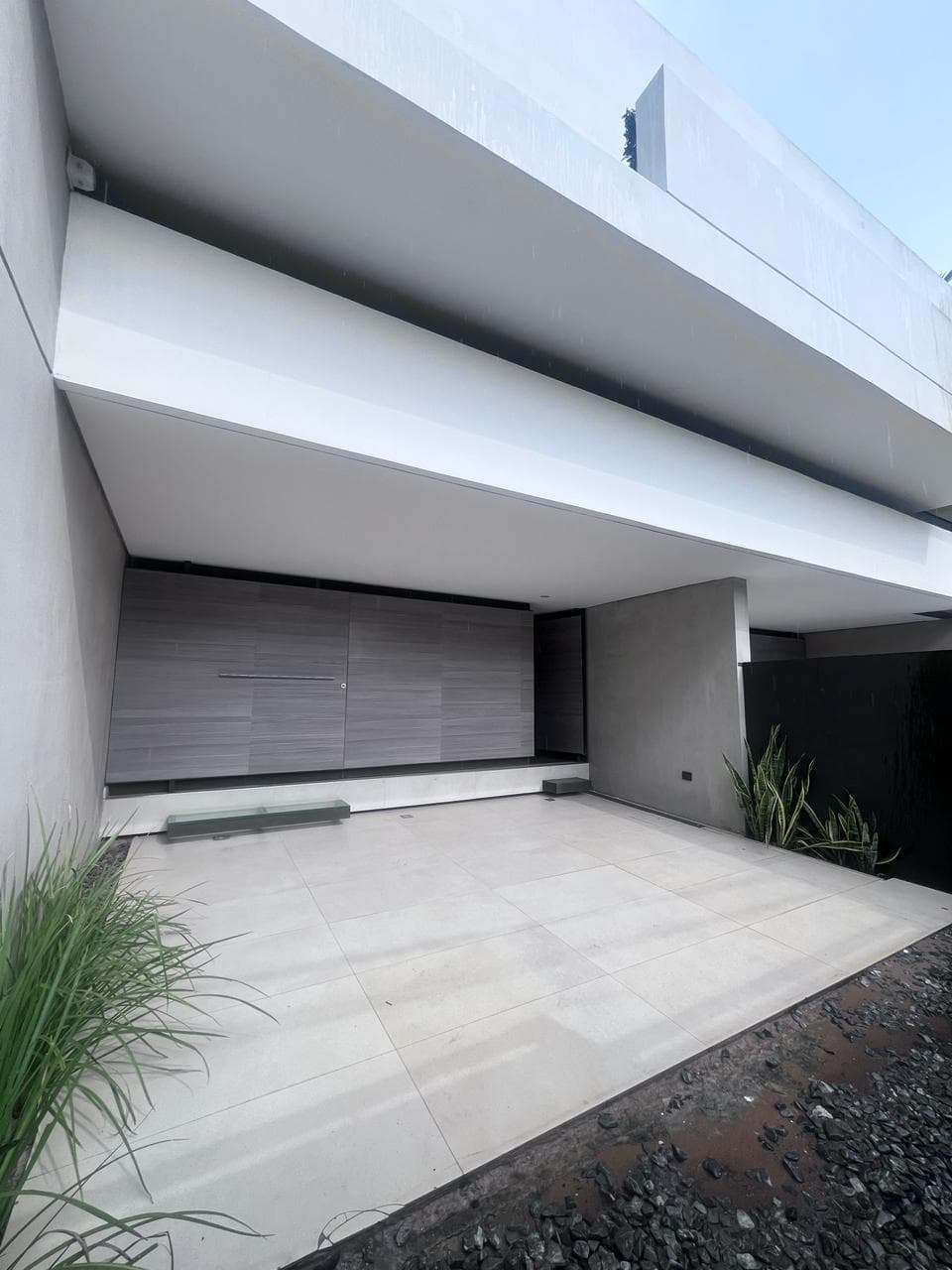 Alquilo Hermosa Y Amplia Casa Pareada Con Muebles