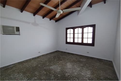 Alquilo casa en lambare