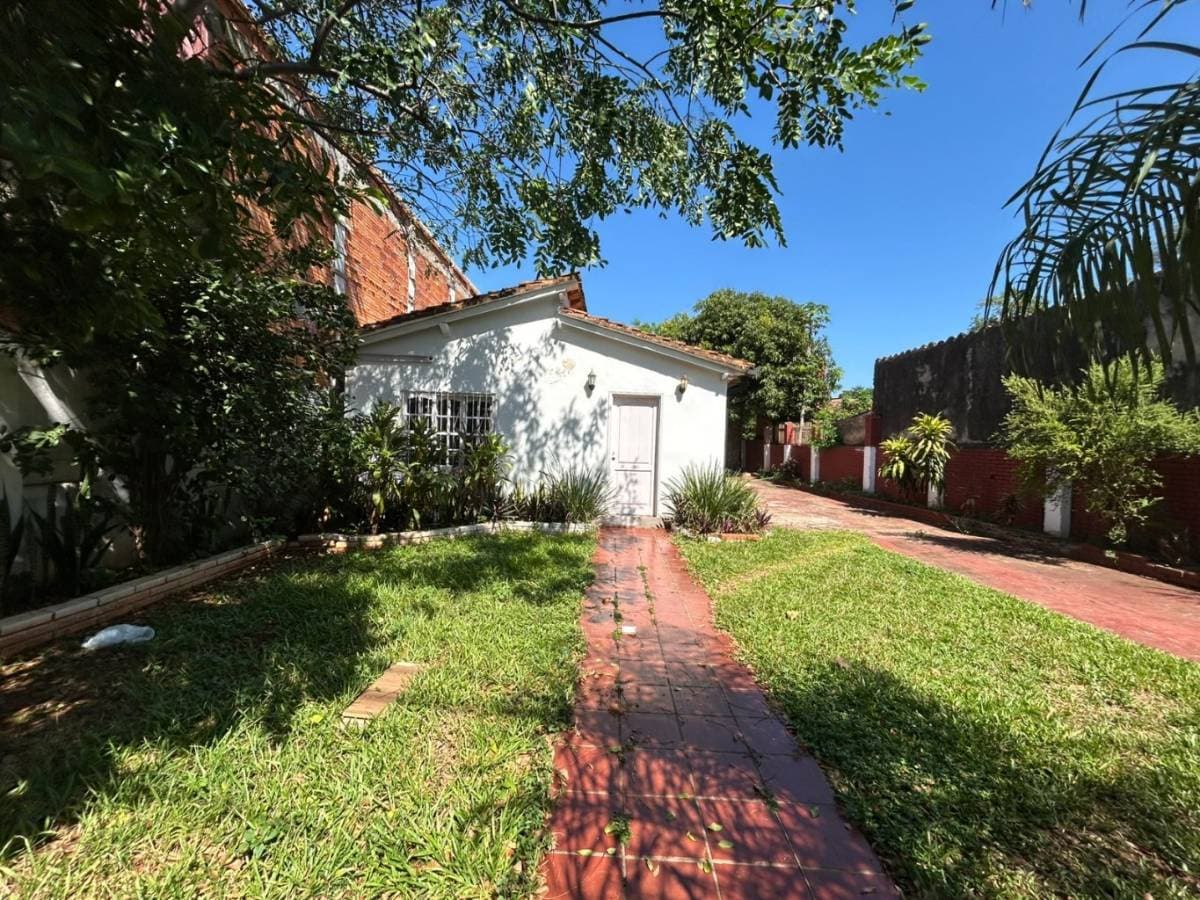 Alquilo Casa en planta baja en Centro de Luque para vivienda o comercial