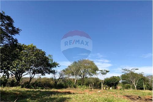 Vendo terreno en capiata