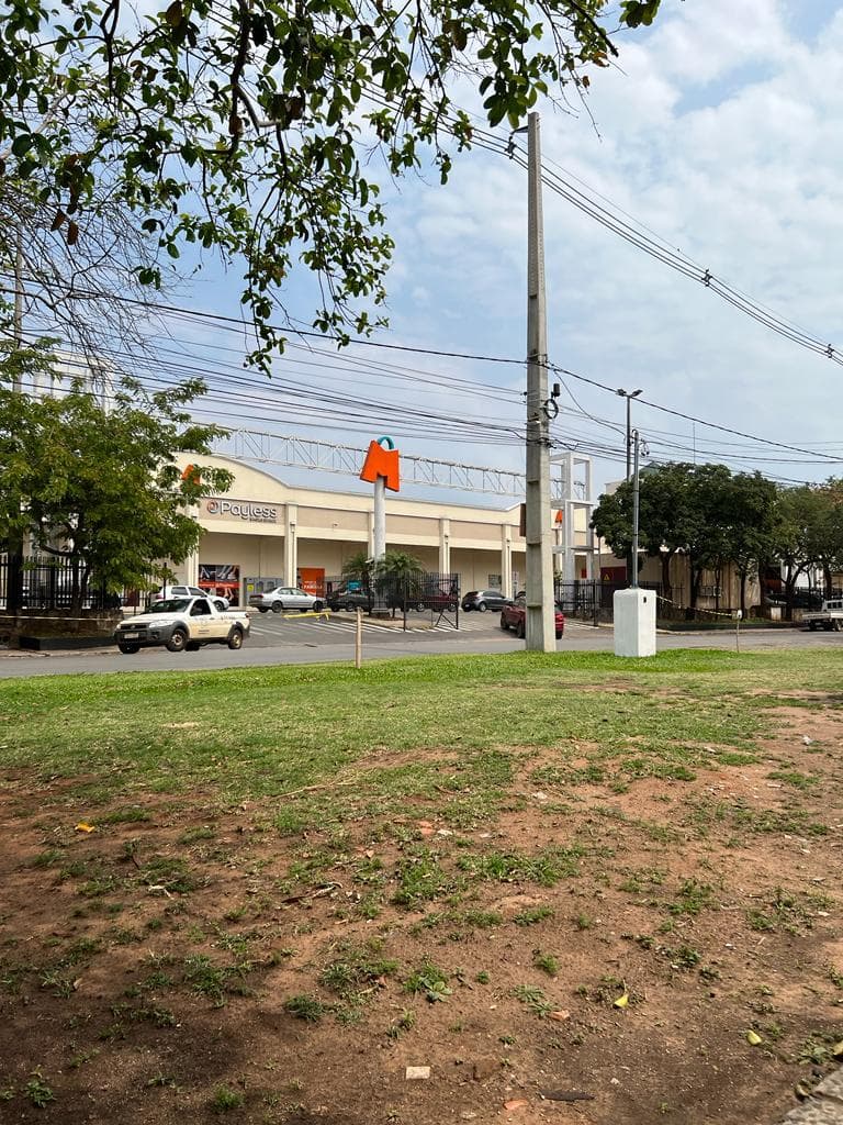 Alquilo amplio terreno, al costado del Shopping M.R.A