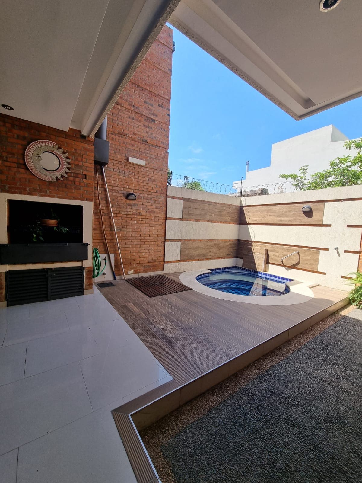 ALQUILO bello y amplio DUPLEX Barrio Los Laureles