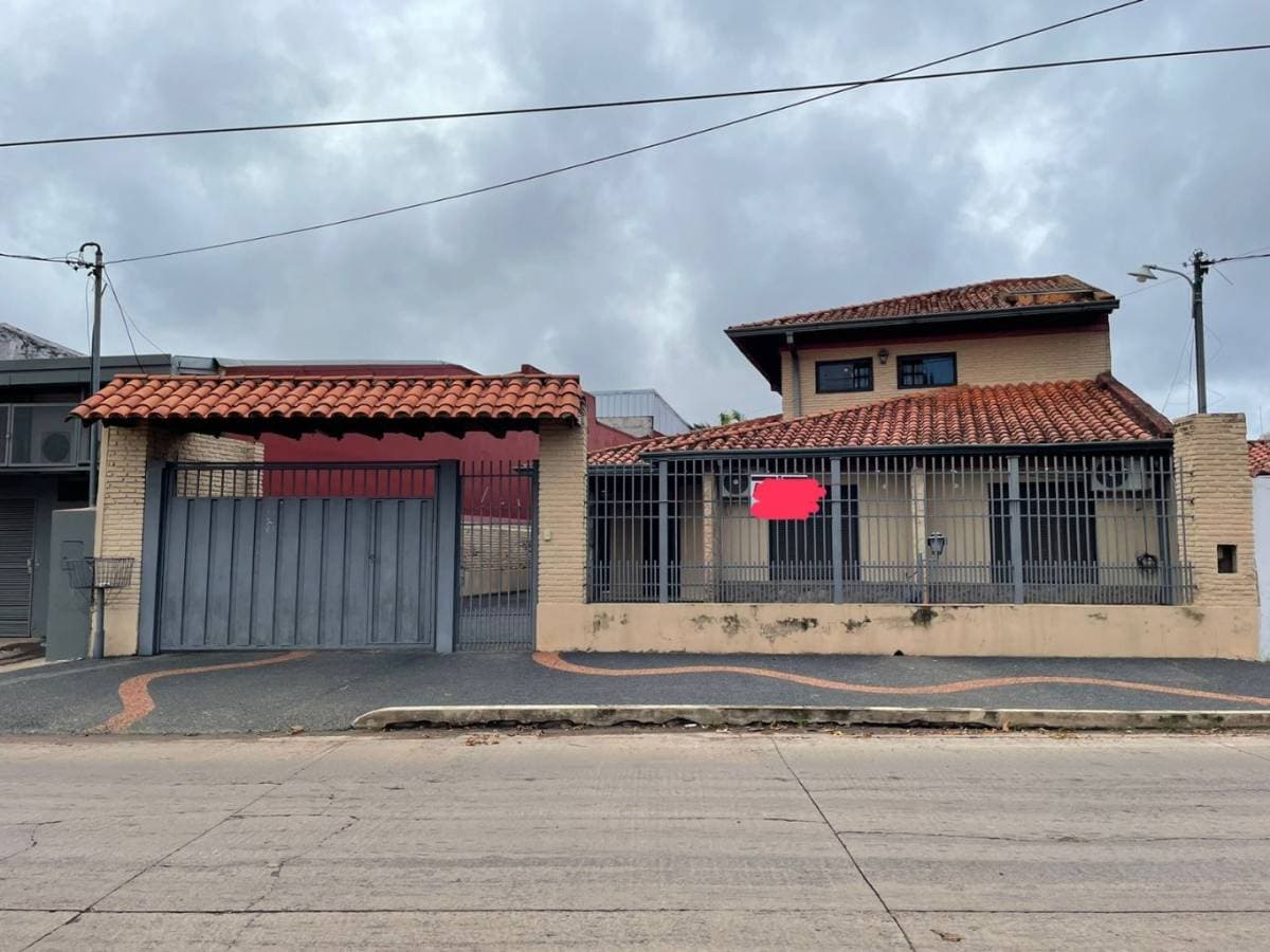 Casa en Venta 3 dormitorios - Luque, Central