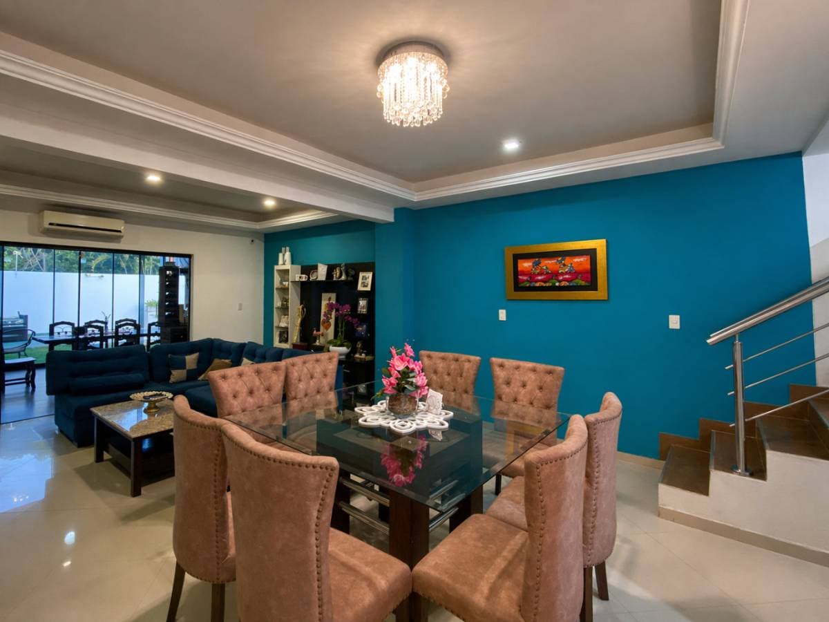 Alquilo casa amoblada en laurelty Luque