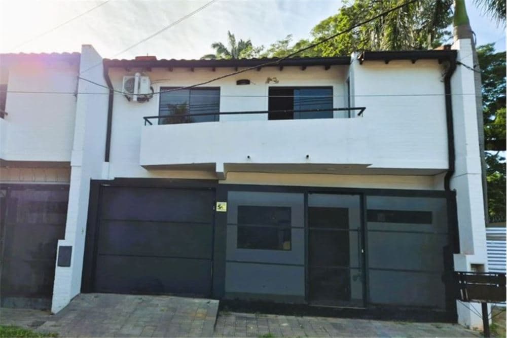 Alquilo casa en lambare