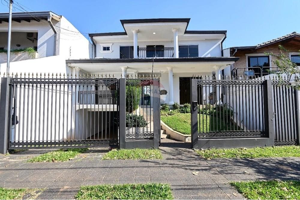 Vendo hermosa casa Fernando de la Mora zona norte