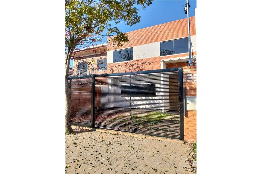 Alquilo duplex en campo grande Luque