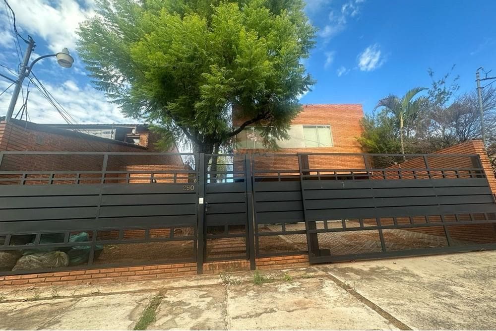 Vendo hermosa residencia en Lambaré
