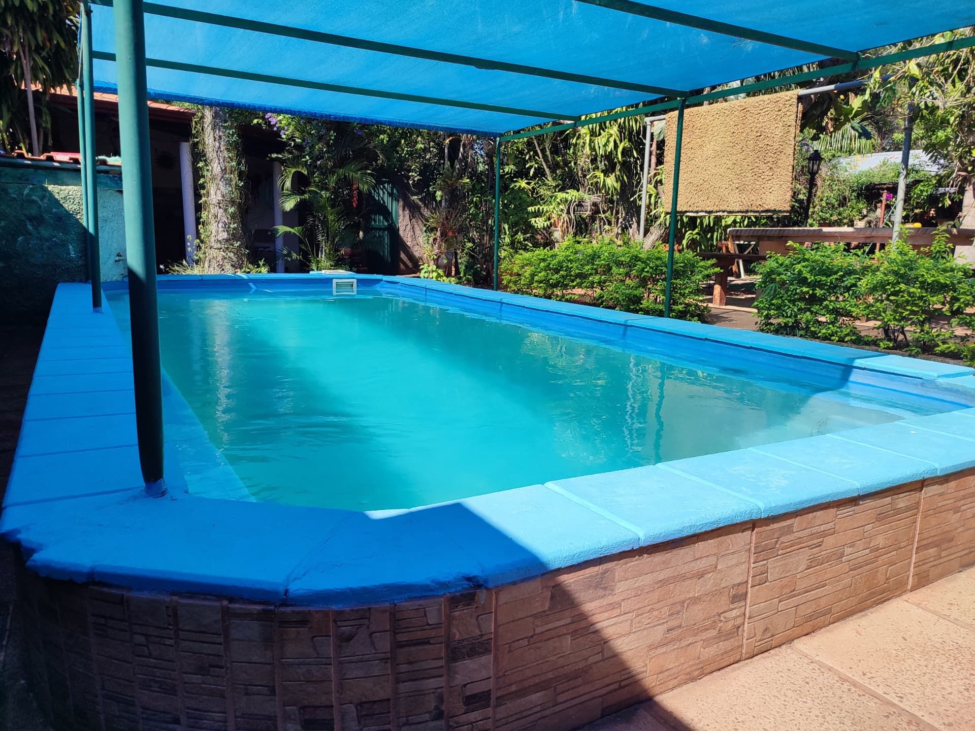 Vendo Amplia Casa Quinta En Esquina - Aregua Kokue Guasu