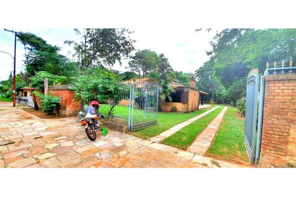 En venta hermosa casa de 1400 metros en sanberr sobre wenceslao