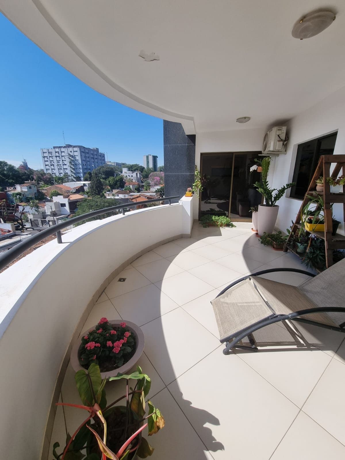 Vendo departamento 270 m2 / 3 dormitorios /edificio mariscal .escucha oferta