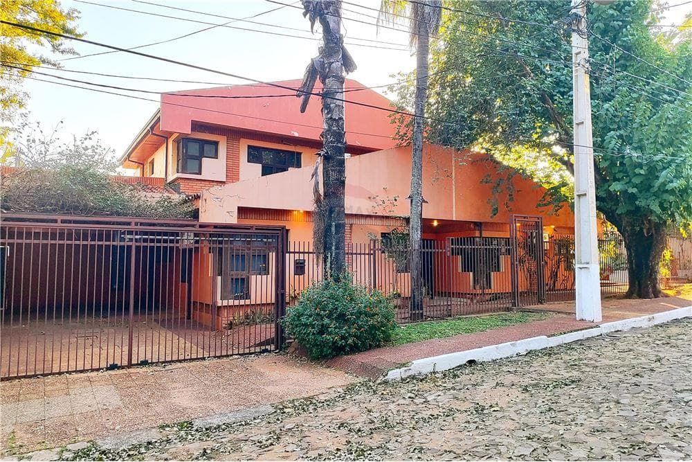Residencia en Venta – Barrio Felicidad, Lambaré